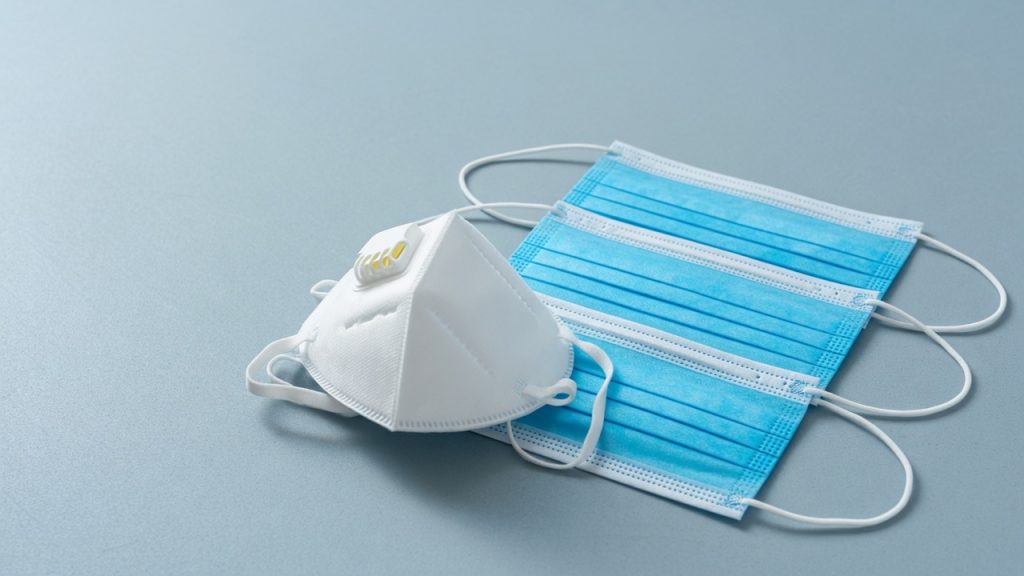 ماسک FFP2 و سه‌لایه؛ کدام برای چه موقع مناسب است؟
